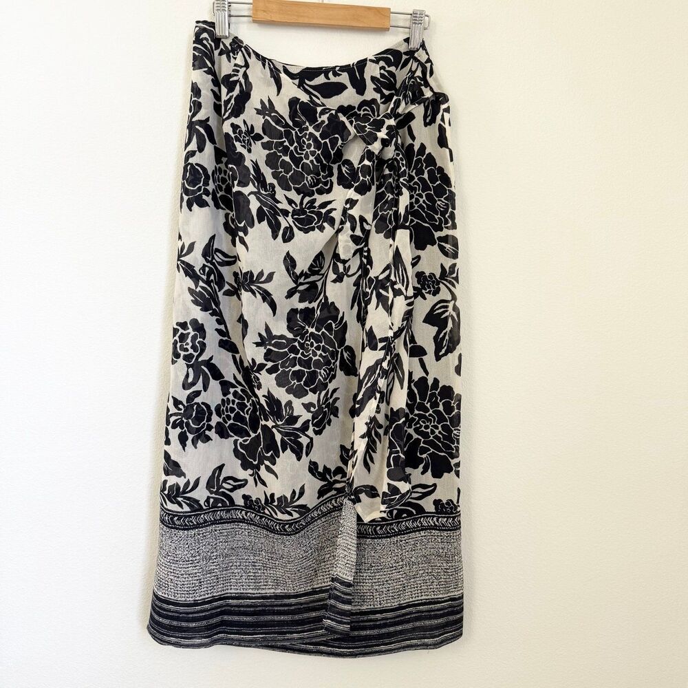Talbots Vintage Silk & Wool Blend True Wrap Skirt Floral Navy & White Size 2